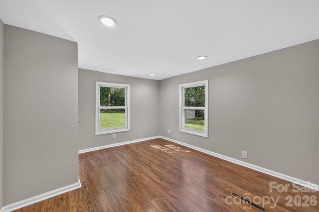 620 10th Street Boulevard NW, Hickory, NC 28601