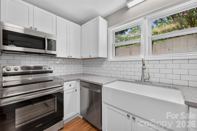 620 10th Street Boulevard NW, Hickory, NC 28601