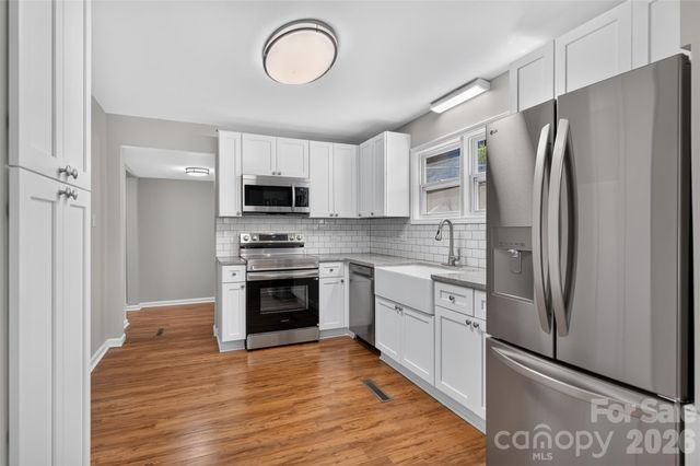 620 10th Street Boulevard NW, Hickory, NC 28601