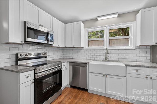 620 10th Street Boulevard NW, Hickory, NC 28601