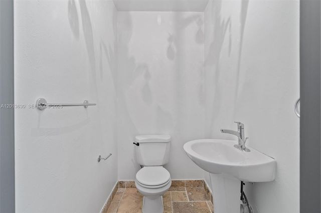 8745 SW 182nd Terrace, Palmetto Bay, FL 33157