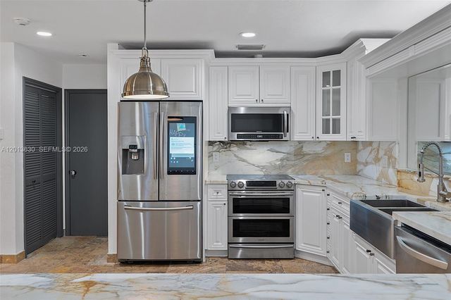 8745 SW 182nd Terrace, Palmetto Bay, FL 33157