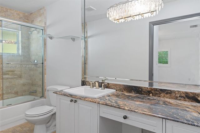 8745 SW 182nd Terrace, Palmetto Bay, FL 33157