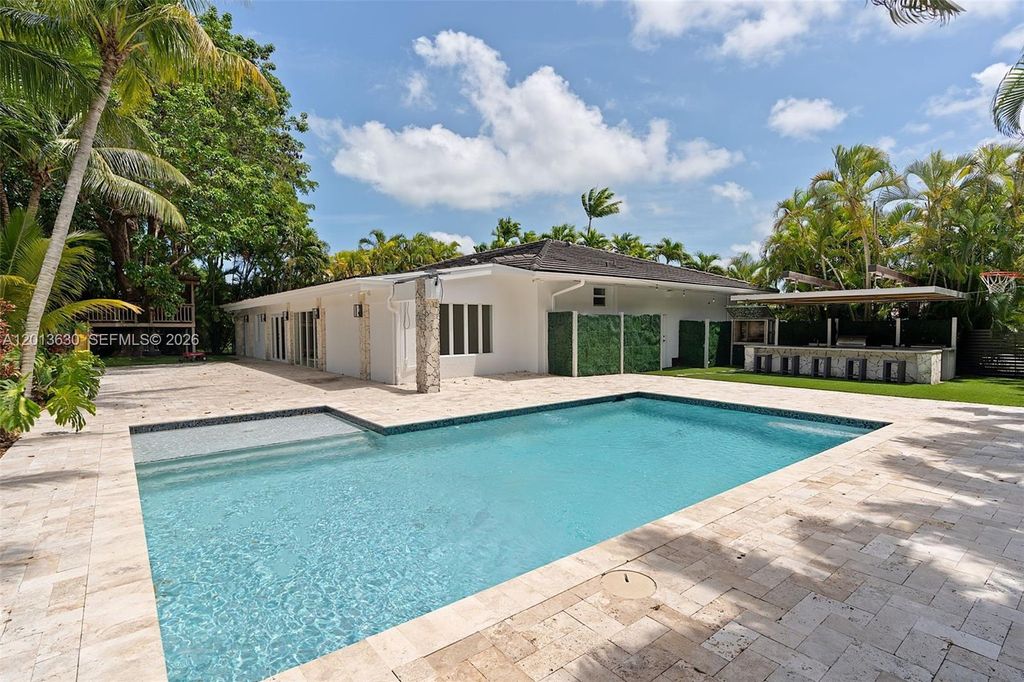 8745 SW 182nd Terrace, Palmetto Bay, FL 33157