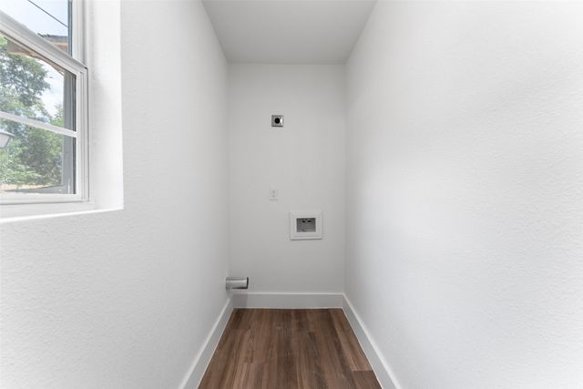 2730 Gladstone Drive, Dallas, TX 75211