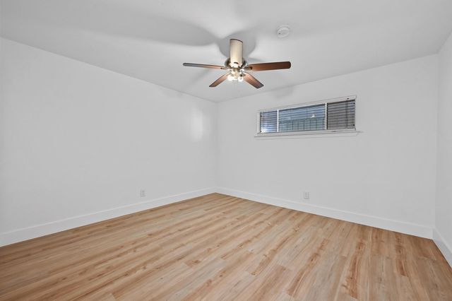 2303 E Side DR 102, Austin, TX 78704