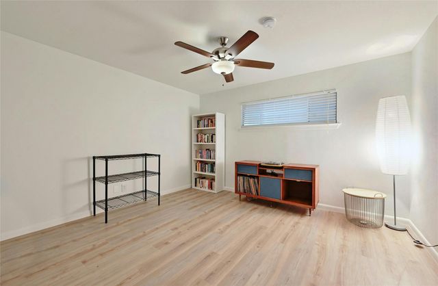 2303 E Side DR 102, Austin, TX 78704