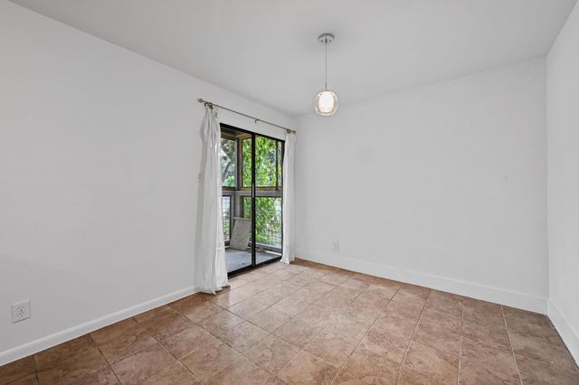 2303 E Side DR 102, Austin, TX 78704