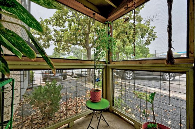 2303 E Side DR 102, Austin, TX 78704