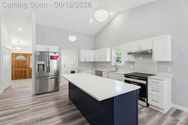 3907 Pontiac Lake Road, Waterford, MI 48328