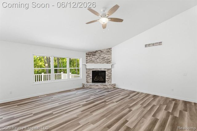 3907 Pontiac Lake Road, Waterford, MI 48328
