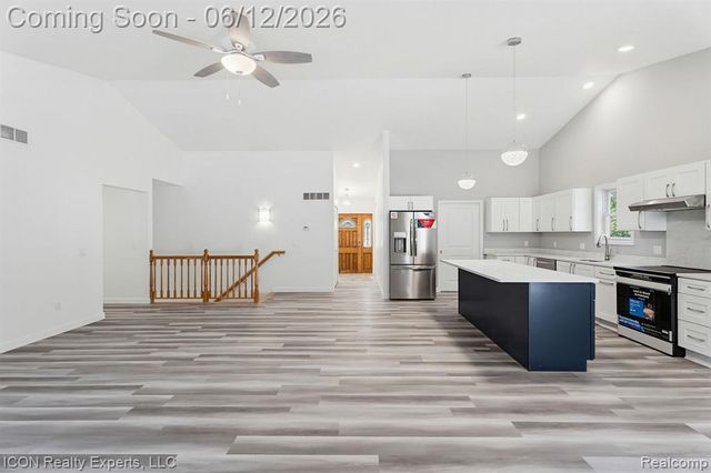 3907 Pontiac Lake Road, Waterford, MI 48328