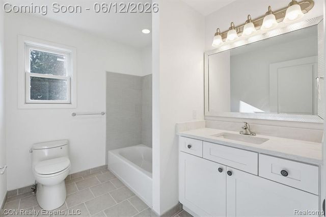 3907 Pontiac Lake Road, Waterford, MI 48328