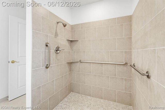 3907 Pontiac Lake Road, Waterford, MI 48328