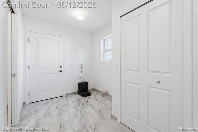 3907 Pontiac Lake Road, Waterford, MI 48328