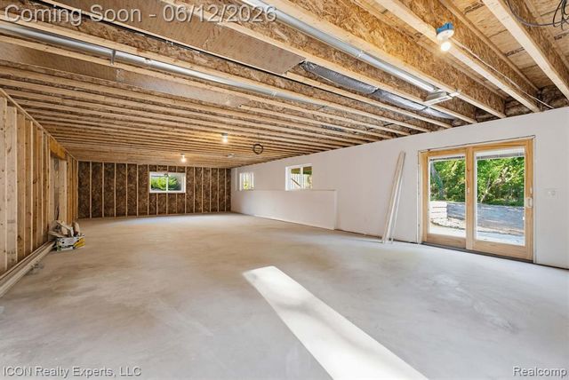 3907 Pontiac Lake Road, Waterford, MI 48328