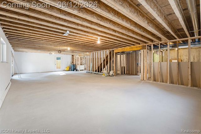 3907 Pontiac Lake Road, Waterford, MI 48328