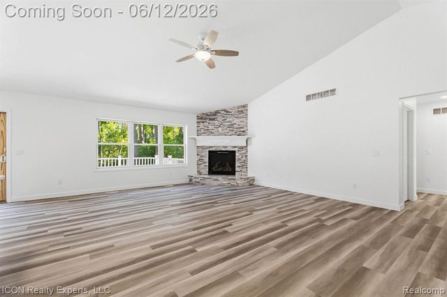 3907 Pontiac Lake Road, Waterford, MI 48328