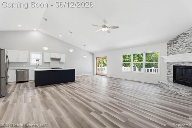 3907 Pontiac Lake Road, Waterford, MI 48328