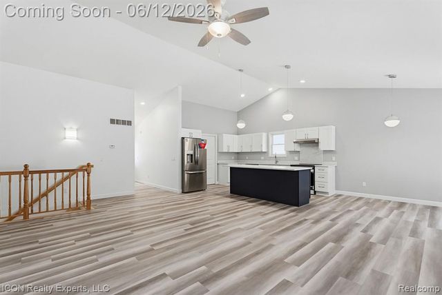 3907 Pontiac Lake Road, Waterford, MI 48328