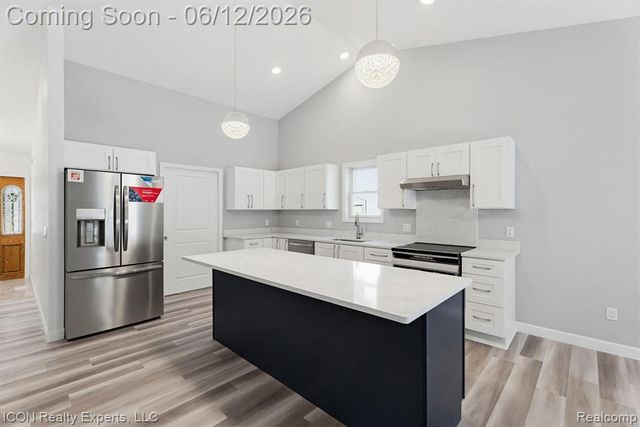 3907 Pontiac Lake Road, Waterford, MI 48328
