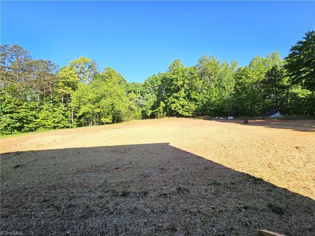 1661 King Road, Westfield, NC 27053