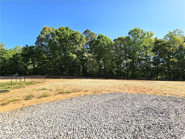 1661 King Road, Westfield, NC 27053