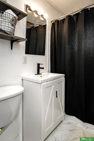 9056 Meadow Drive, Omaha, NE 68114