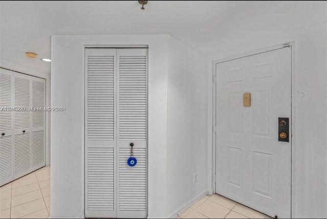 7507 La Paz Blvd 407, Boca Raton, FL 33433