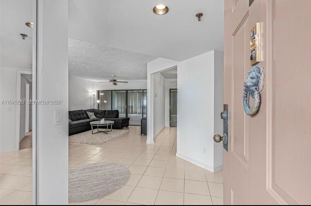 7507 La Paz Blvd 407, Boca Raton, FL 33433