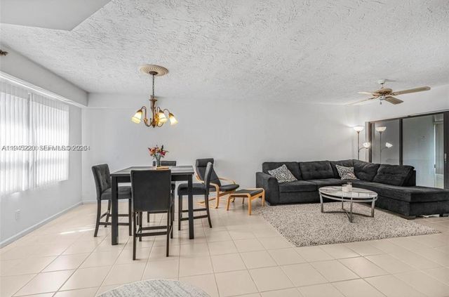 7507 La Paz Blvd 407, Boca Raton, FL 33433