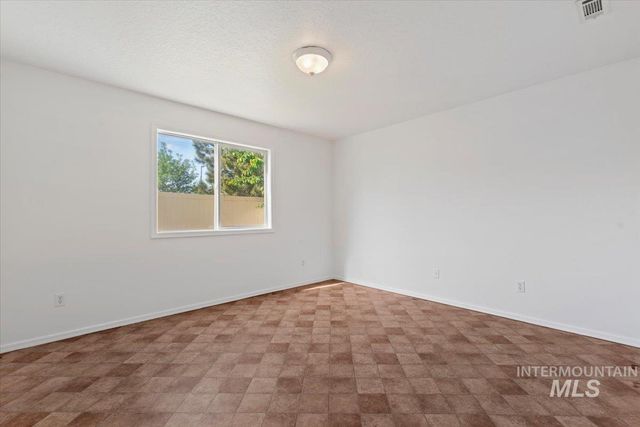 10773 Gossamer St, Nampa, ID 83687
