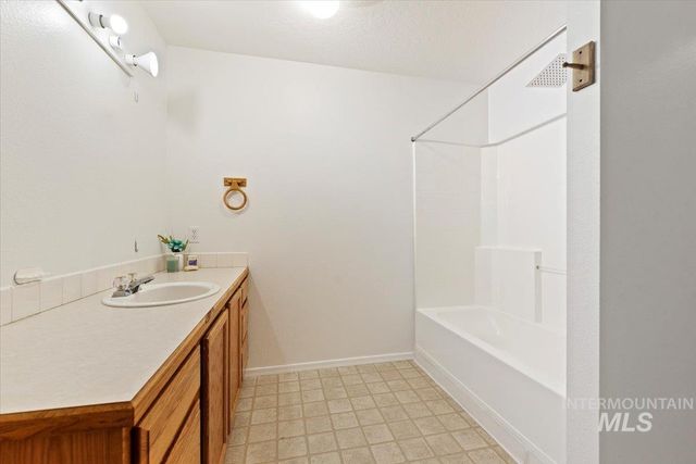 10773 Gossamer St, Nampa, ID 83687