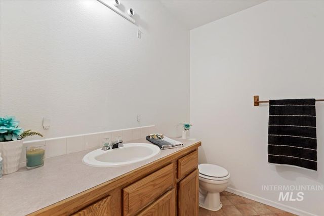 10773 Gossamer St, Nampa, ID 83687