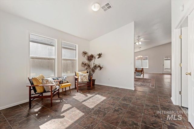 10773 Gossamer St, Nampa, ID 83687