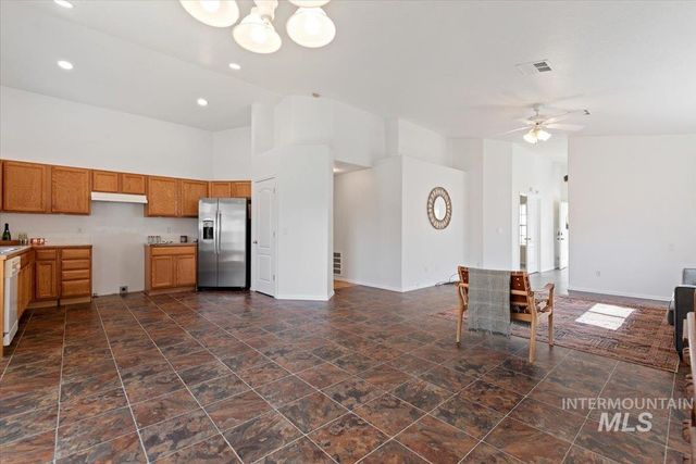 10773 Gossamer St, Nampa, ID 83687