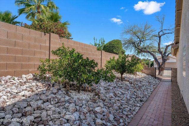 8977 N Treasure Mountain Drive, Tucson, AZ 85742