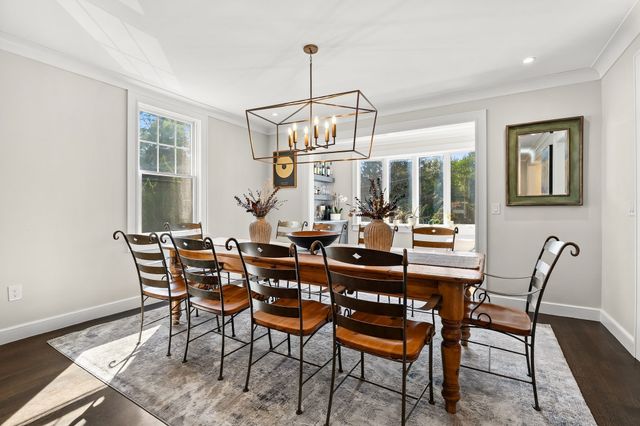 2 Hemenway Ave, Melrose, MA 02176
