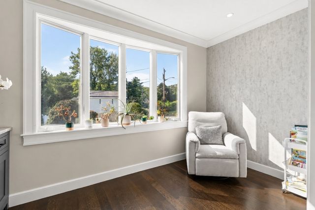 2 Hemenway Ave, Melrose, MA 02176