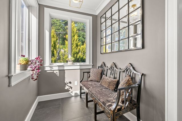 2 Hemenway Ave, Melrose, MA 02176