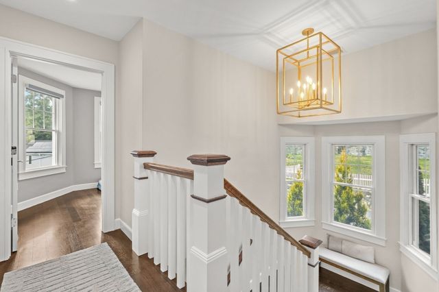 2 Hemenway Ave, Melrose, MA 02176