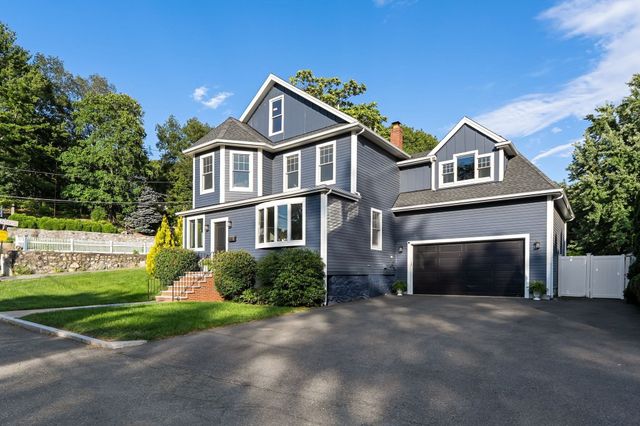 2 Hemenway Ave, Melrose, MA 02176