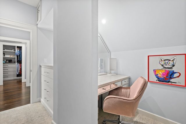 2 Hemenway Ave, Melrose, MA 02176
