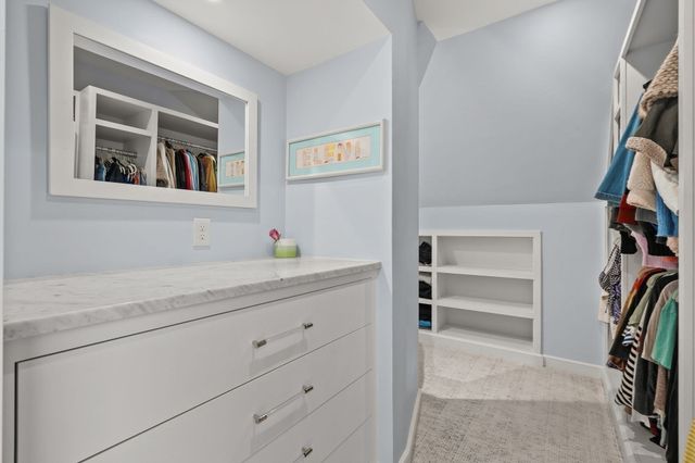 2 Hemenway Ave, Melrose, MA 02176