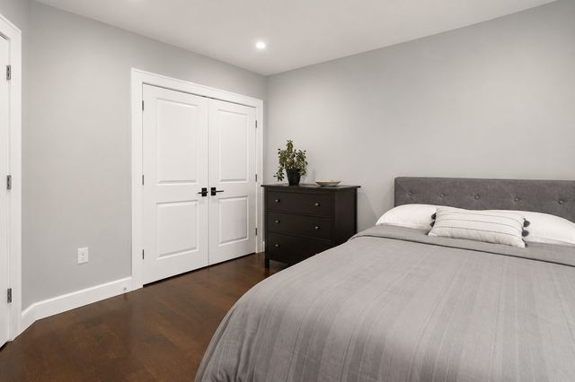 2 Hemenway Ave, Melrose, MA 02176