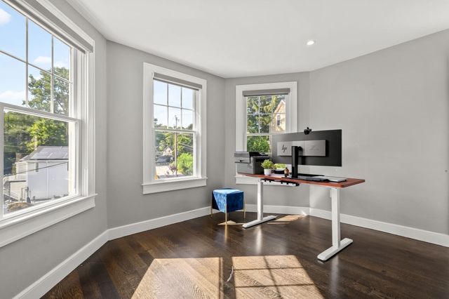2 Hemenway Ave, Melrose, MA 02176