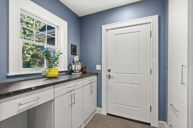2 Hemenway Ave, Melrose, MA 02176