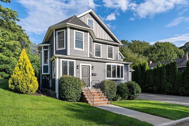 2 Hemenway Ave, Melrose, MA 02176