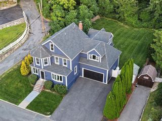 2 Hemenway Ave, Melrose, MA 02176