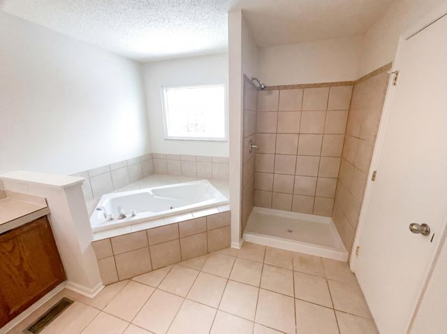 2592 Cowall Drive, Hilliard, OH 43026